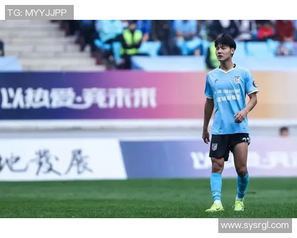 我喜爱的足球运动员：他的技术风格与球场成就深度解析