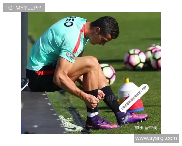 球星拎起足球鞋瞬间背后故事 揭开运动员赛场外不为人知的一面