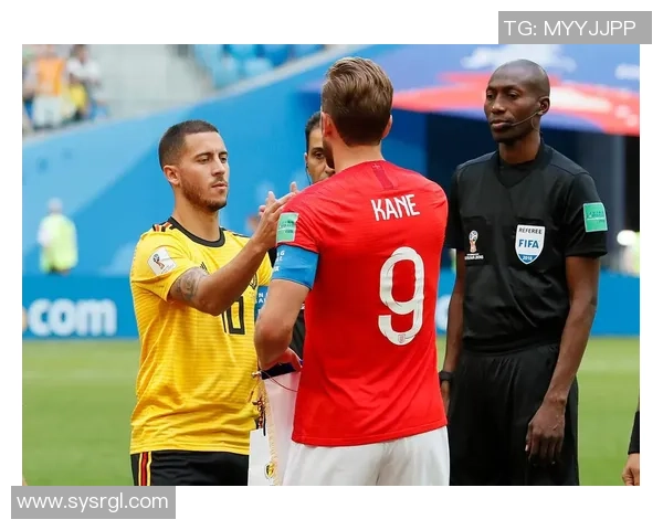 足球球星头顶碰撞瞬间分析及对身体影响的全面研究